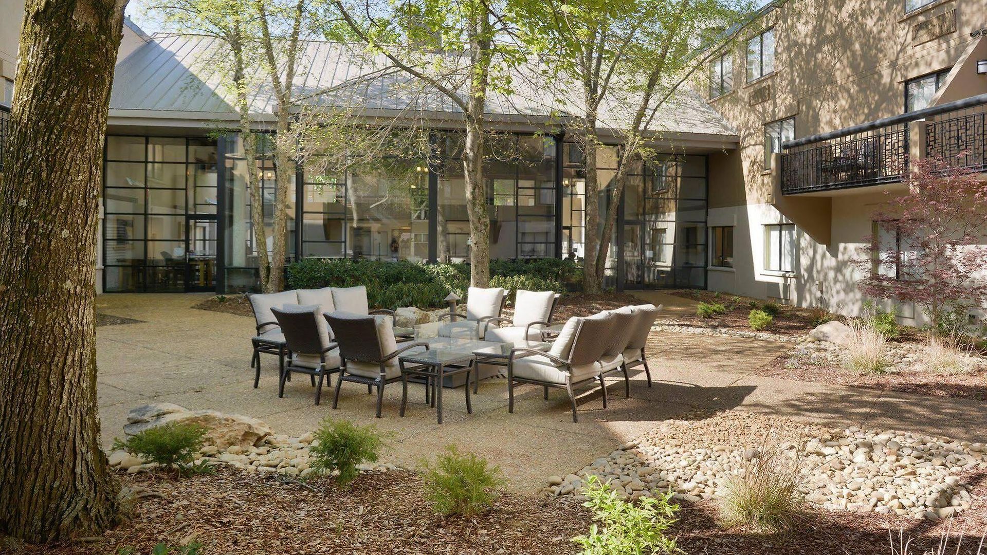 Hotel Express Airport By Ihg Nashville