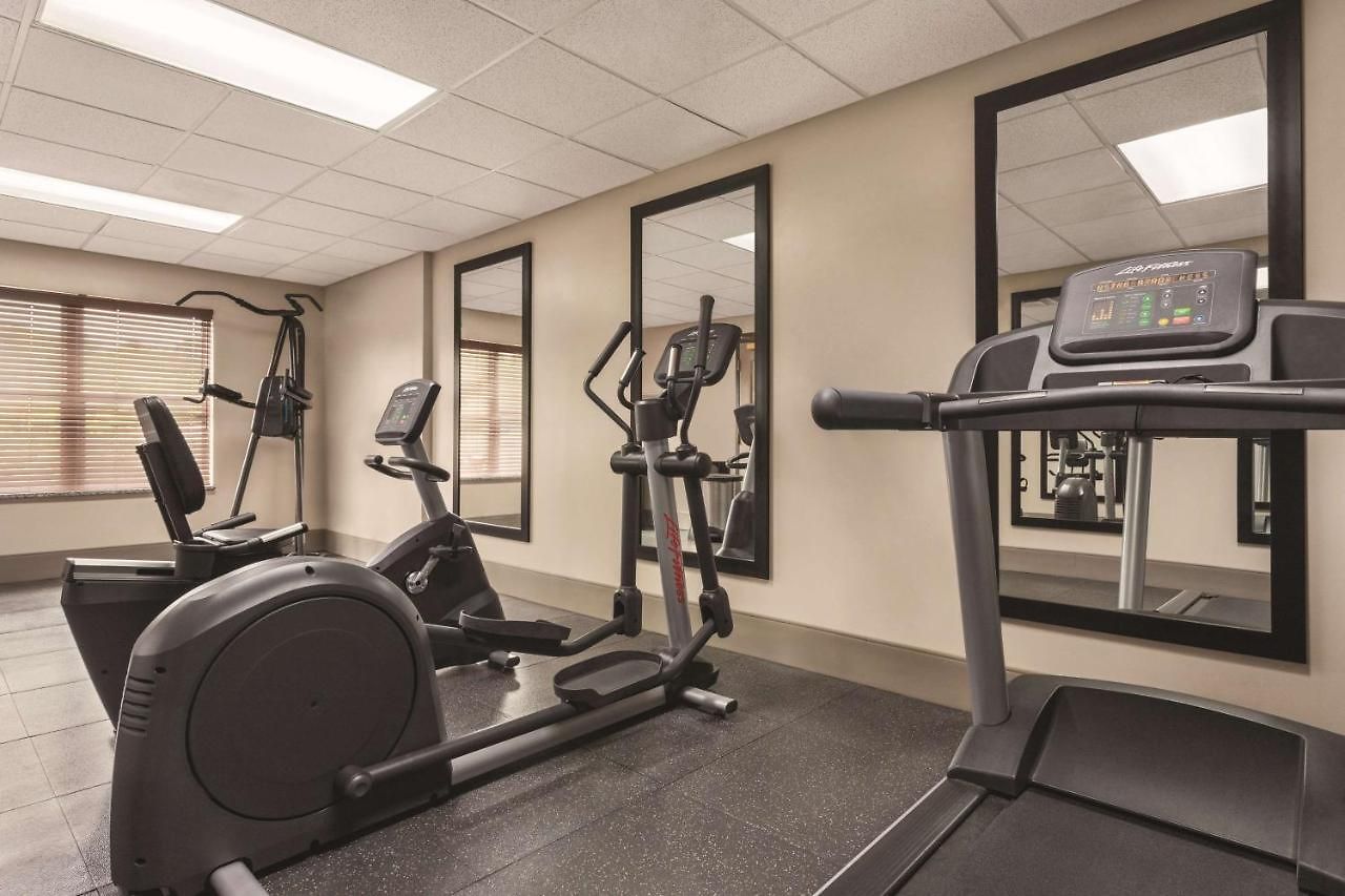 Hotel Country & By Radisson, Airport East, Tn