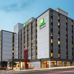 Holiday Inn Express Nashville-Downtown - Broadway By Ihg