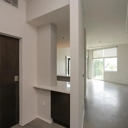 Unfurnished Amazing Layout W Balcony & Storage 30 Day Minimum Nashville
