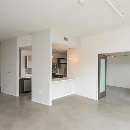 Unfurnished Amazing Layout W Balcony & Storage 30 Day Minimum Nashville