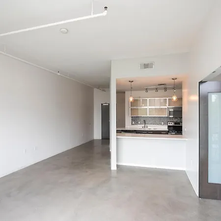 Unfurnished Amazing Layout W Balcony & Storage 30 Day Minimum Nashville