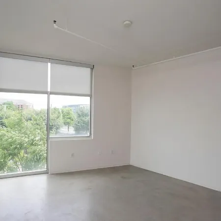 Unfurnished Amazing Layout W Balcony & Storage 30 Day Minimum *