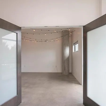 Unfurnished Amazing Layout W Balcony & Storage 30 Day Minimum * Nashville