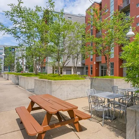 Holiday home Unfurnished Amazing Layout W Balcony & Storage 30 Day Minimum Nashville