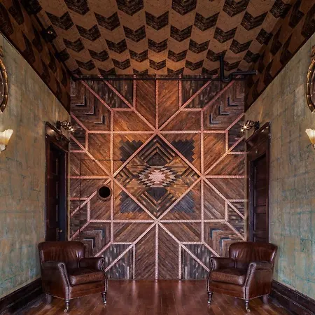 Hotel Urban Cowboy 4*