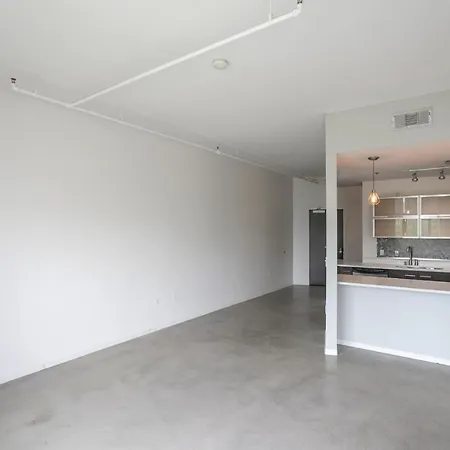 Unfurnished Amazing Layout W Balcony & Storage 30 Day Minimum *