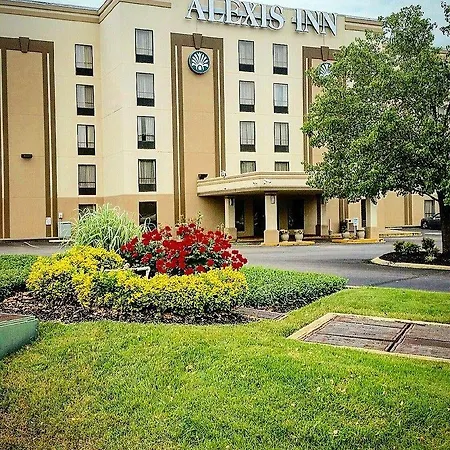 Alexis And Hotel