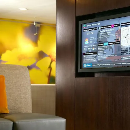 Courtyard By Marriott Airport Hotel Nashville