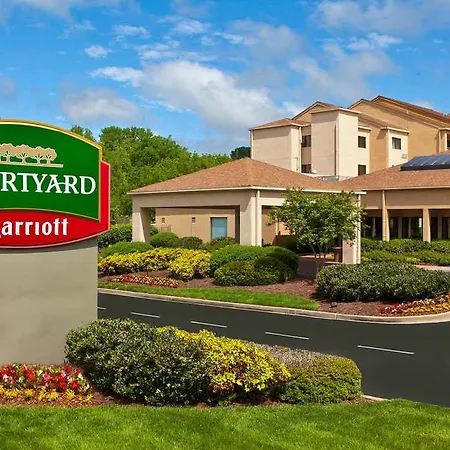 Courtyard By Marriott Airport Hotel 3*