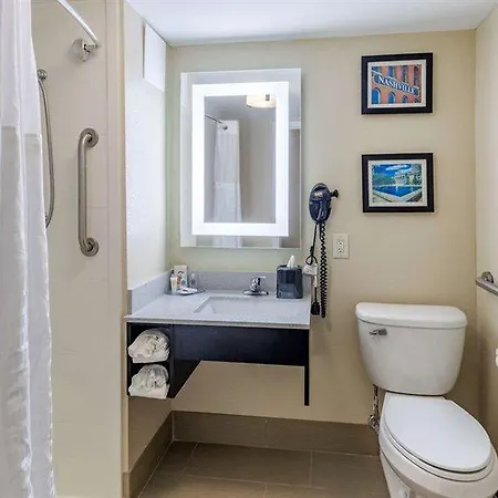 Inn Comfort - Opryland Area 4*