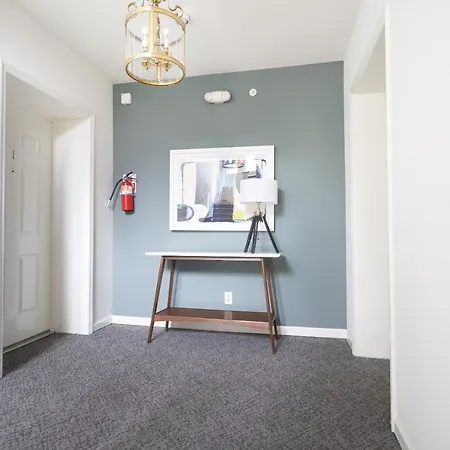 Sonder At Euclid Court *