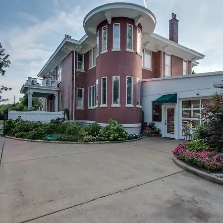 Bed & Breakfast The Timothy Demonbreun House *