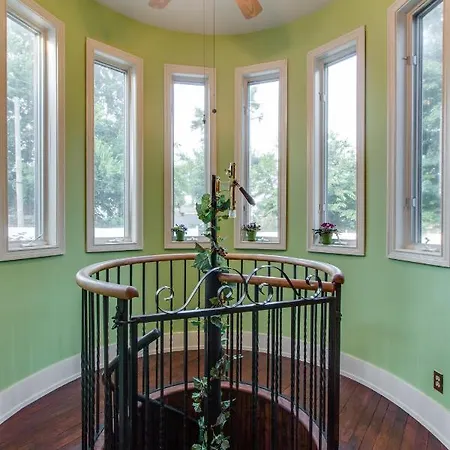 The Timothy Demonbreun House Bed & Breakfast