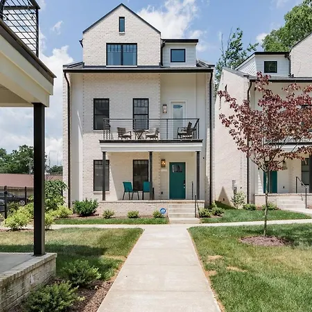 Brand New Luxury Near Downtown Holiday home Nashville