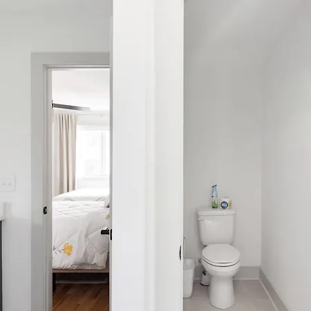 Brand New Luxury Near Downtown *