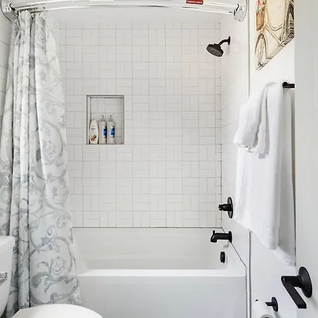 Brand New Luxury Near Downtown * Nashville