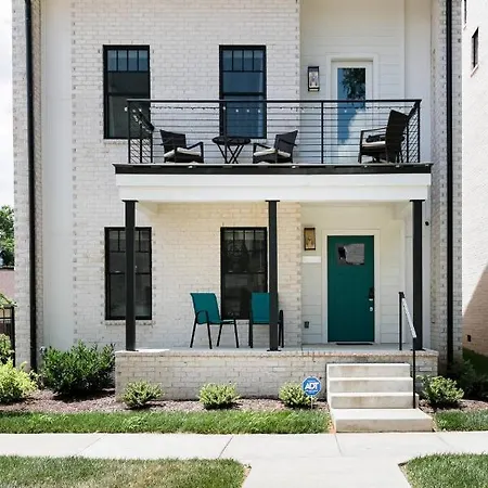 Holiday home Brand New Luxury Near Downtown *