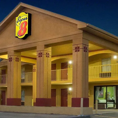 Super 8 By Wyndham West Hotel
