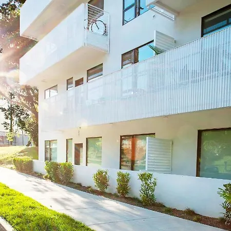 Urban Lux Modern 2 Bdr/2 Ba Condo Aparthotel *