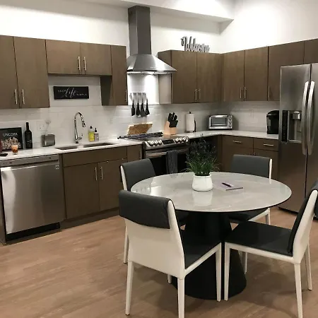Urban Lux Modern 2 Bdr/2 Ba Condo Aparthotel *