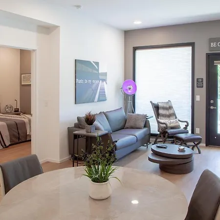Urban Lux Modern 2 Bdr/2 Ba Condo Aparthotel *