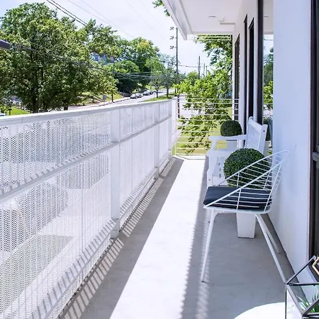 Urban Lux Modern 2 Bdr/2 Ba Condo *