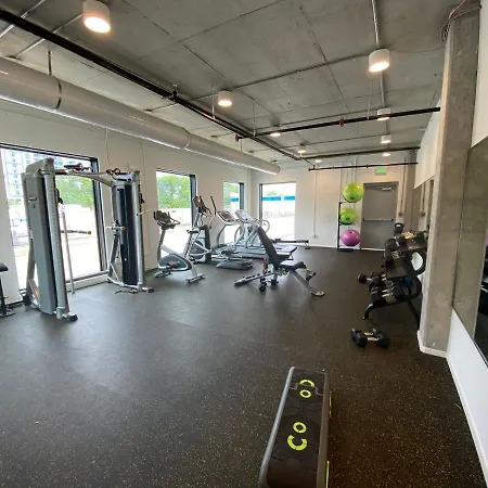 Urban Lux Modern 2 Bdr/2 Ba Condo *