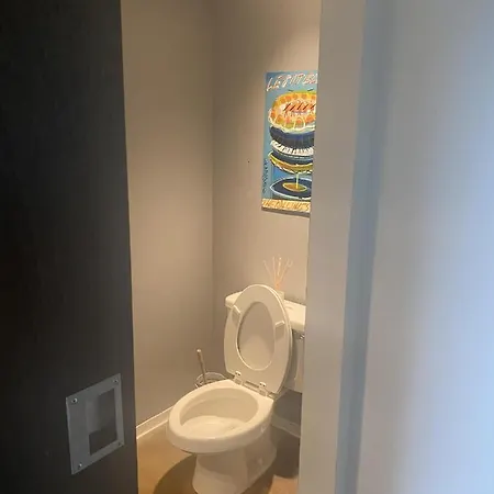 Holiday home Artsy Chic 1br 30day Min With Wifi Ac Parking Tv Furnished Rooftop Nashville