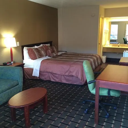 Americas Value Near Downtown Nashville