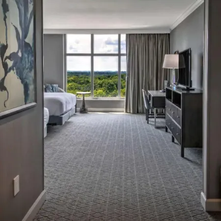 Hotel Hilton Hills 4*