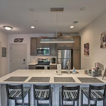 Holiday home Modern Condo: 7 Mi To Downtown! Nashville