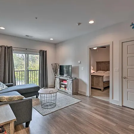 Modern Condo: 7 Mi To Downtown! * Nashville