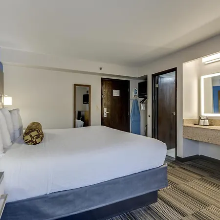 Hotel Alexis And