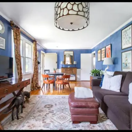Hip Donelson Gem Guest house *