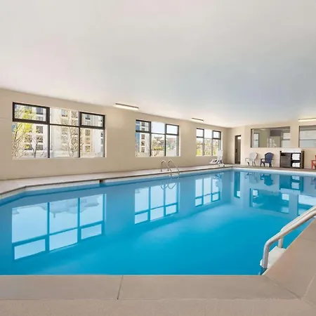 Luxe Hotel 2*