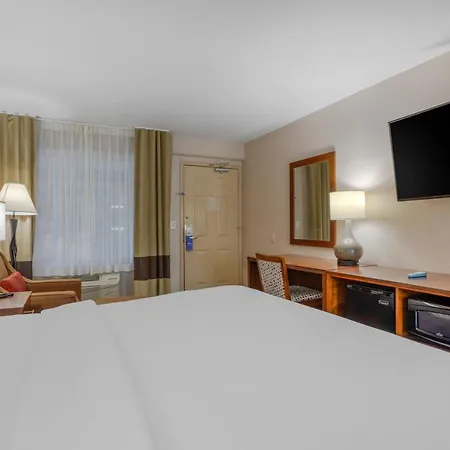 Comfort Downtown - Music Center 4* Nashville