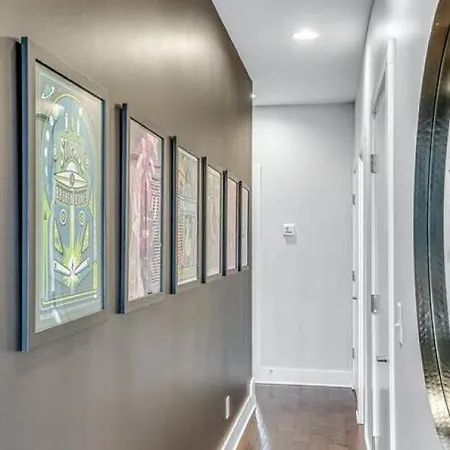Holiday home Big New And Modern With Skyline View Mural And Ping Pong Nashville