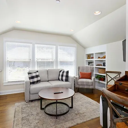 The Livery On 5th, Unit B Nashville