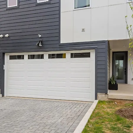 Hotel Vibrant Designer House With Roof Deck & Garage Near Dt Nashville