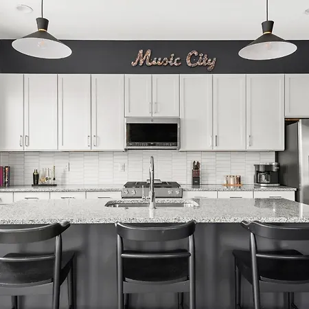 Hotel Vibrant Designer House With Roof Deck & Garage Near Dt