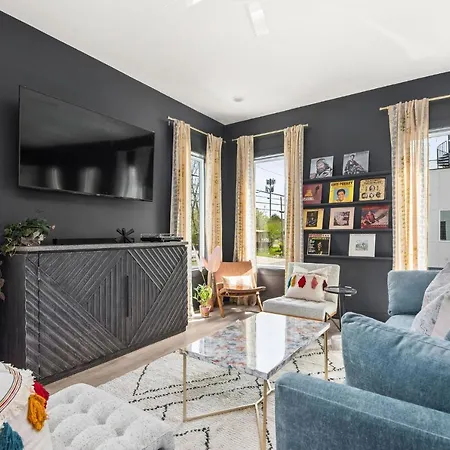Vibrant Designer House With Roof Deck & Garage Near Dt *