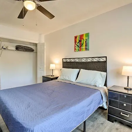 Modern Townhome: Large Yard & Deck! Nashville