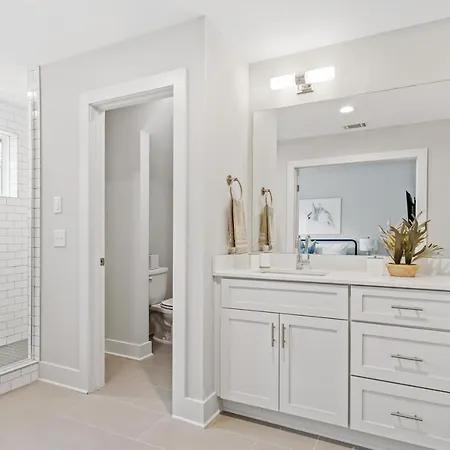 3 Bedroom Townhome In The Heart Of Nashville! Holiday home