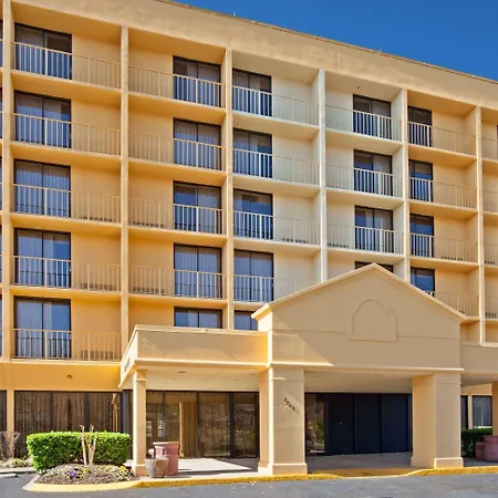 La Quinta By Wyndham Airport/opryland Hotel