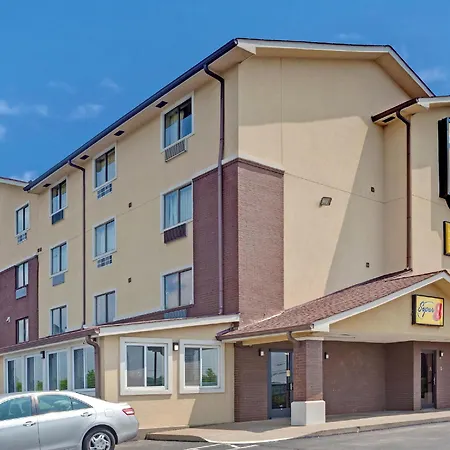 Super 8 By Wyndham Nashville/ Dntn/ Opryland Area Hotel