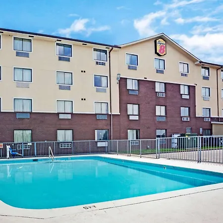 Super 8 By Wyndham Nashville/ Dntn/ Opryland Area