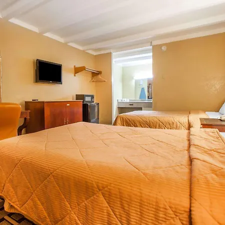 Rodeway Airport Hotel Nashville
