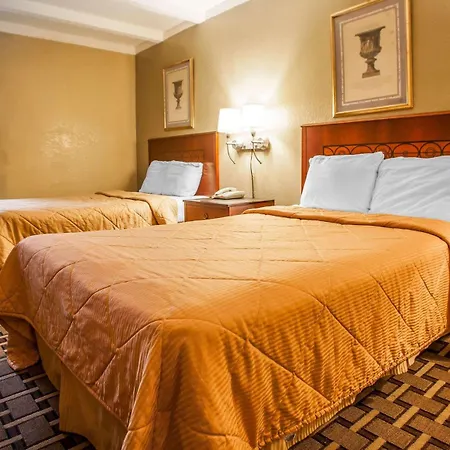 Rodeway Airport Hotel 2*