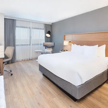 Hotel Radisson Airport 4*